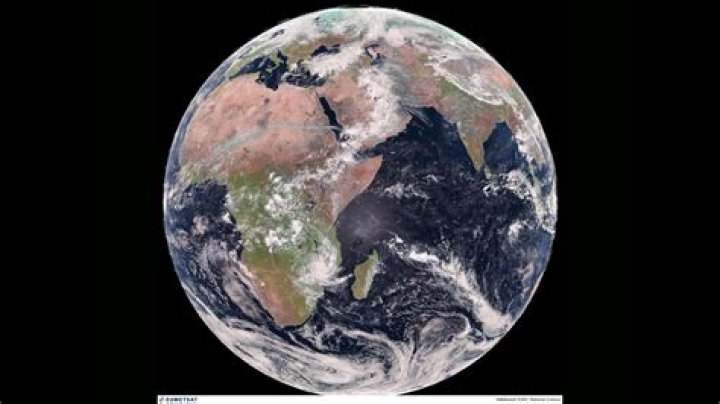 Can we see Earth live from satellite?