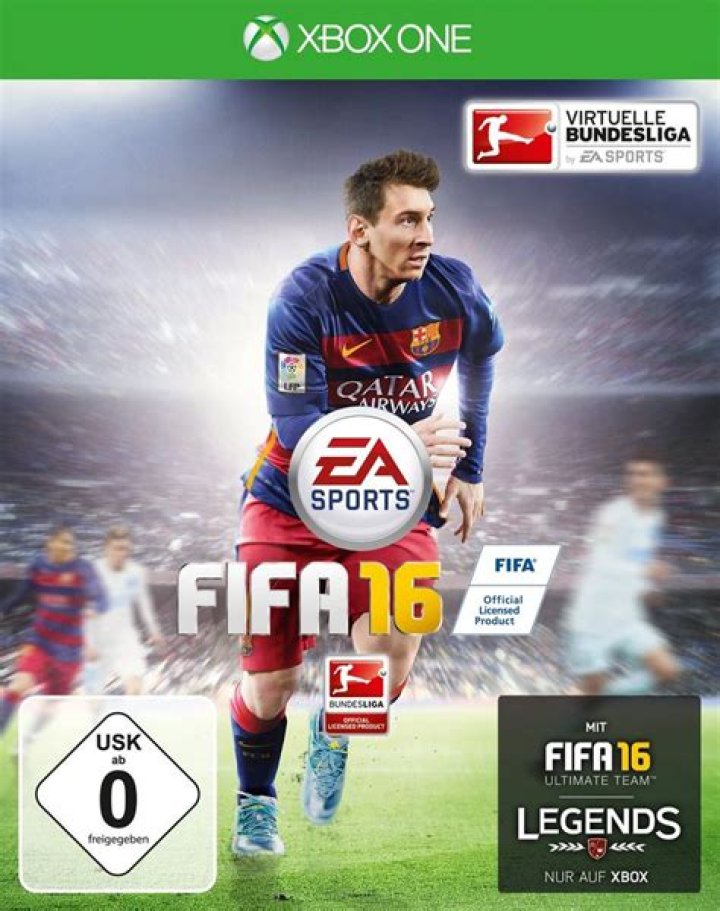 How do you do tricks on FIFA 16 XBox?