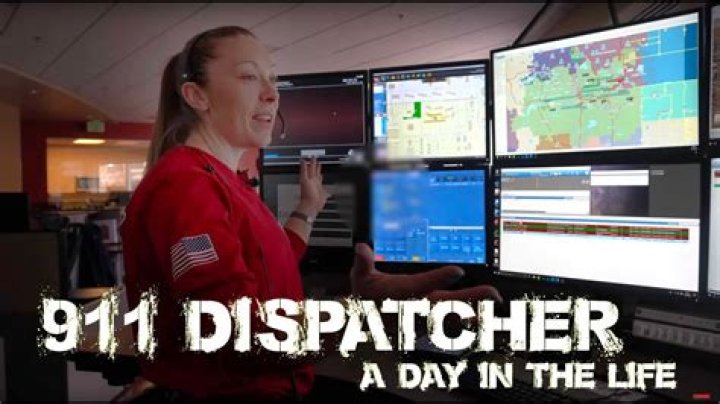 How much does a 911 dispatcher make in CT?