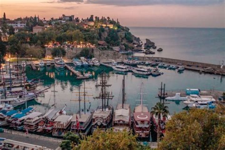 Is Turkey Antalya hot in May?
